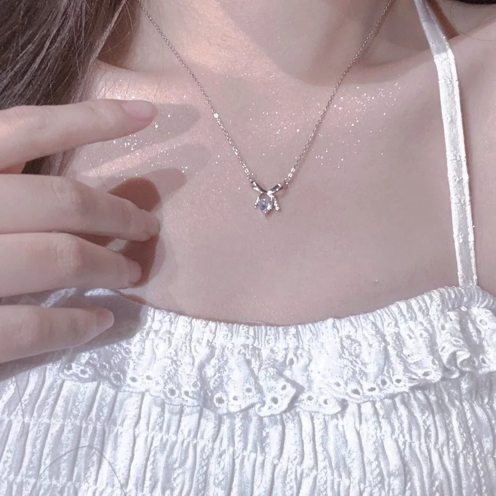 Bow Zircon Necklace - Picture 13 of 16